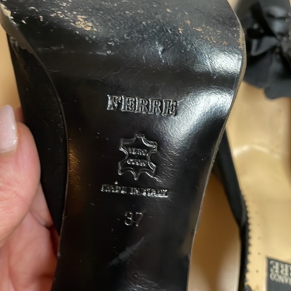 Gianfranco Ferre ladies shoes - Picture 2 of 7